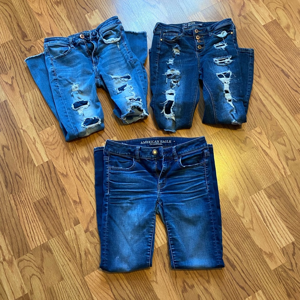 American Eagle Outfitters Women's Distressed Blue Skinny Jeans